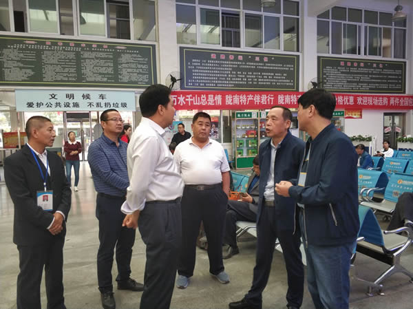 市交通運輸局黨組副書記、市運管局局長何濤一行到隴運集團(tuán)公司檢查國慶節(jié)前安全生產(chǎn)工作