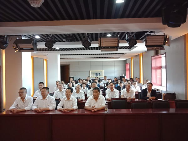 隴運集團(tuán)公司黨委開展“不忘初心、牢記使命”紀(jì)念建黨98周年主題黨日活動