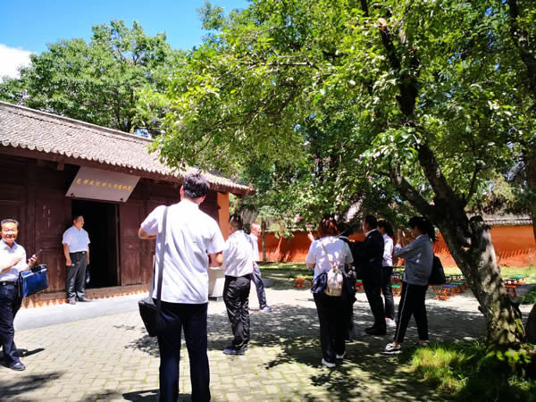 隴運集團(tuán)公司黨委開展“不忘初心、牢記使命”紀(jì)念建黨98周年主題黨日活動