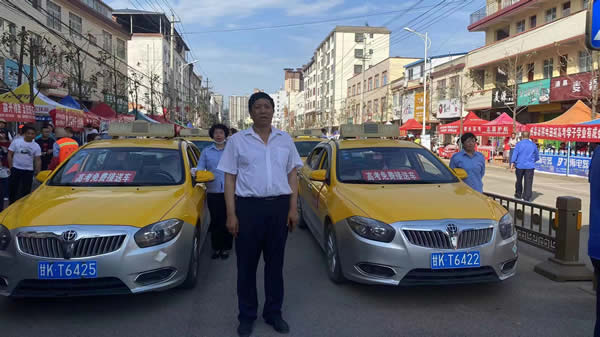 “愛心送考、奉獻社會”---隴運集團在行動